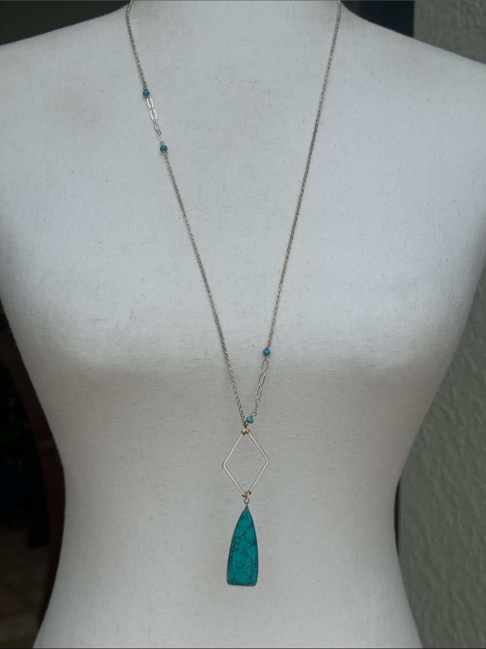 Nakamol Brynne Triangle pendant necklace - NWOT